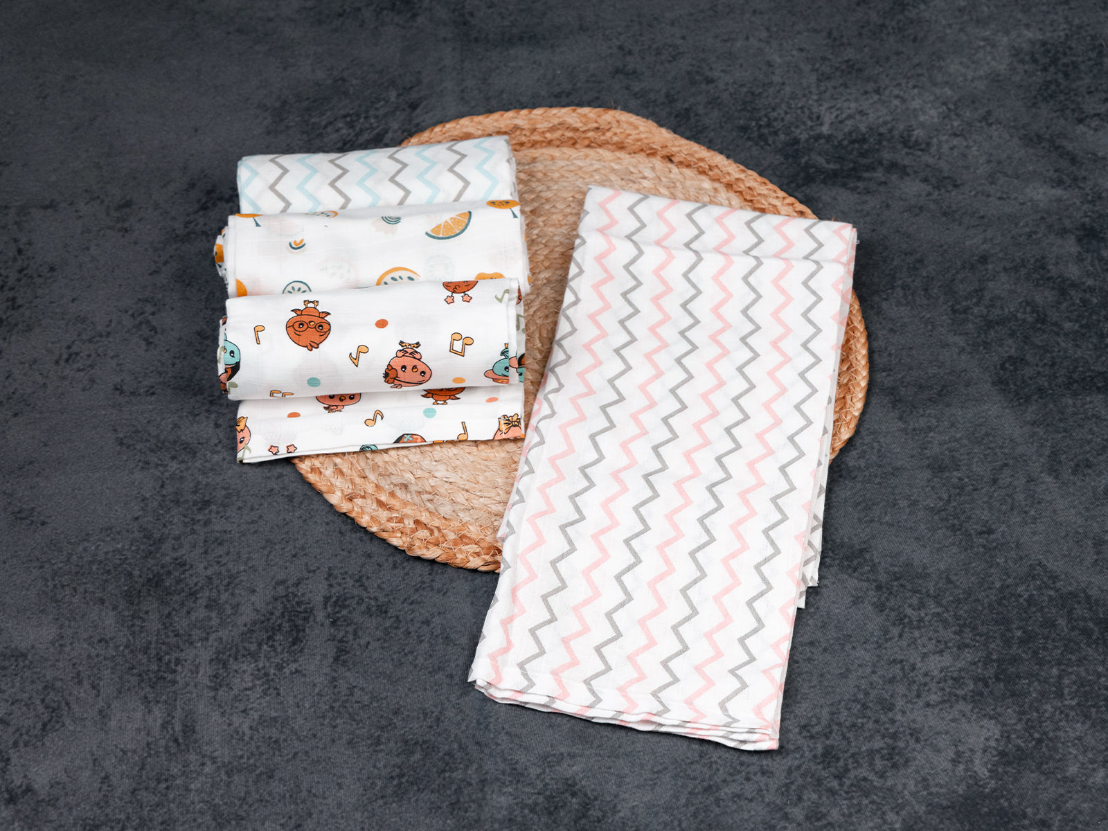 Pink Zig Zag - Premium Cotton Muslin Towels (75 cm x 150 cm)