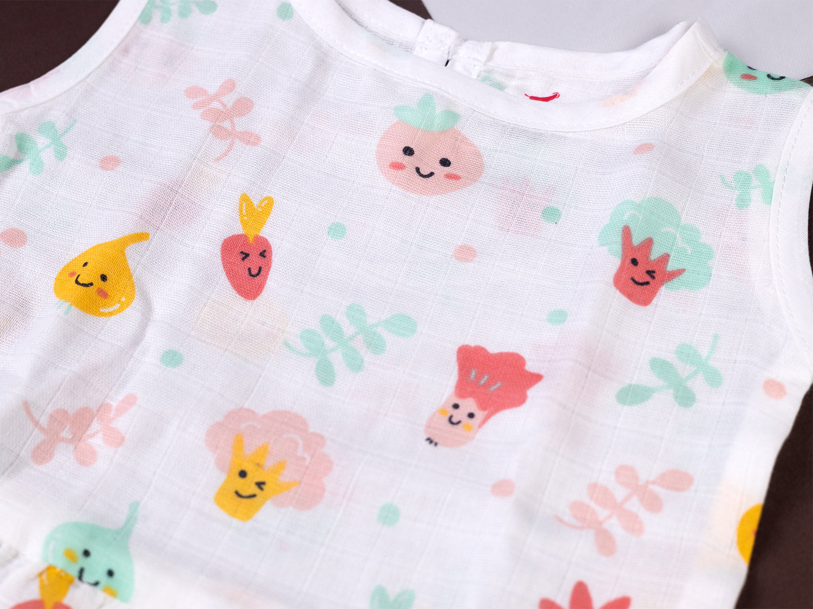 Sweet Veggie -Sleeveless Button Frock