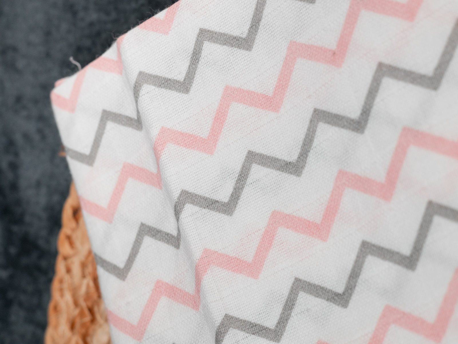 Pink Zig Zag - Premium Cotton Muslin Towels (75 cm x 150 cm)